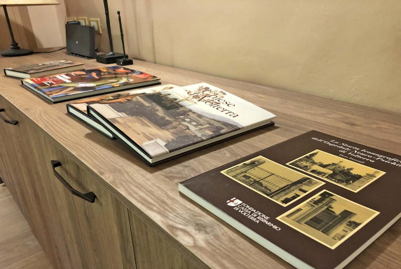 Suite Apartment Castello Volterra Luaran gambar