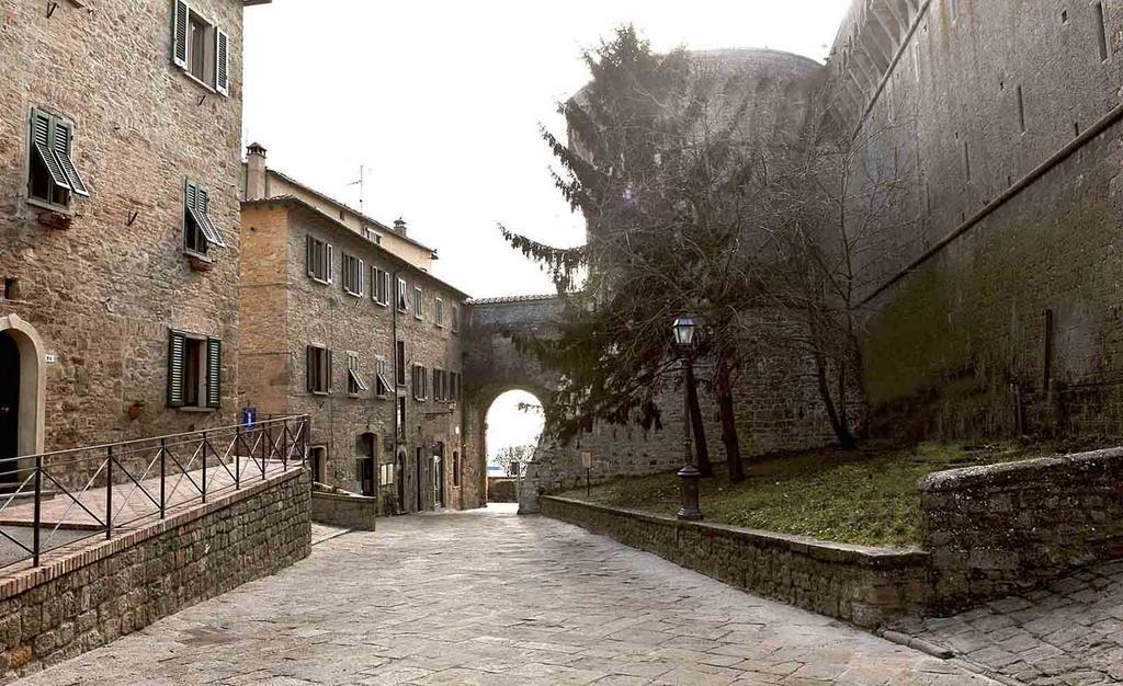 Suite Apartment Castello Volterra Luaran gambar